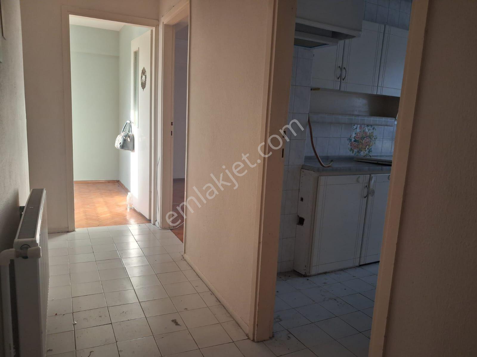 Mithatpaşa Mahallesi 3+1 Deniz Manzaralı Kiralık Daire Mevki Yerde Balkondan Denizi Görür - Görsel 15