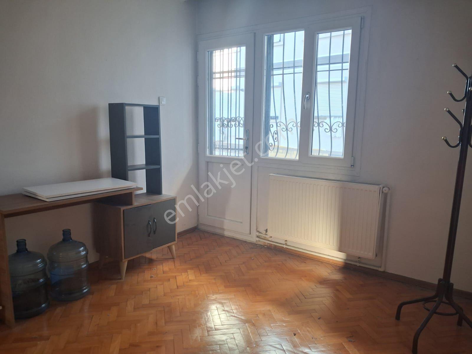 Mithatpaşa Mahallesi 3+1 Deniz Manzaralı Kiralık Daire Mevki Yerde Balkondan Denizi Görür - Görsel 12