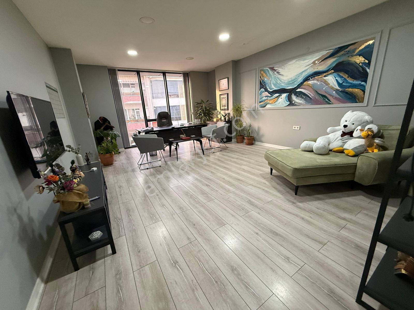 Kurtuluş Mahallesin'de 80 M2 2+1 Satılık Ofis Remax Design - Görsel 20