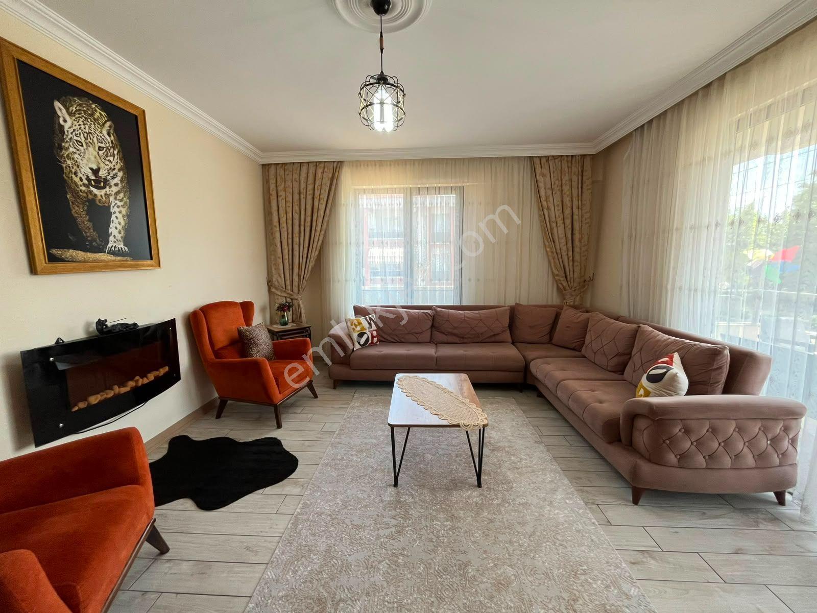 Remax Mavi'den Erenler'de Çarşamba Pazarı Yanı Satılık 3+1 Daire - Görsel 4