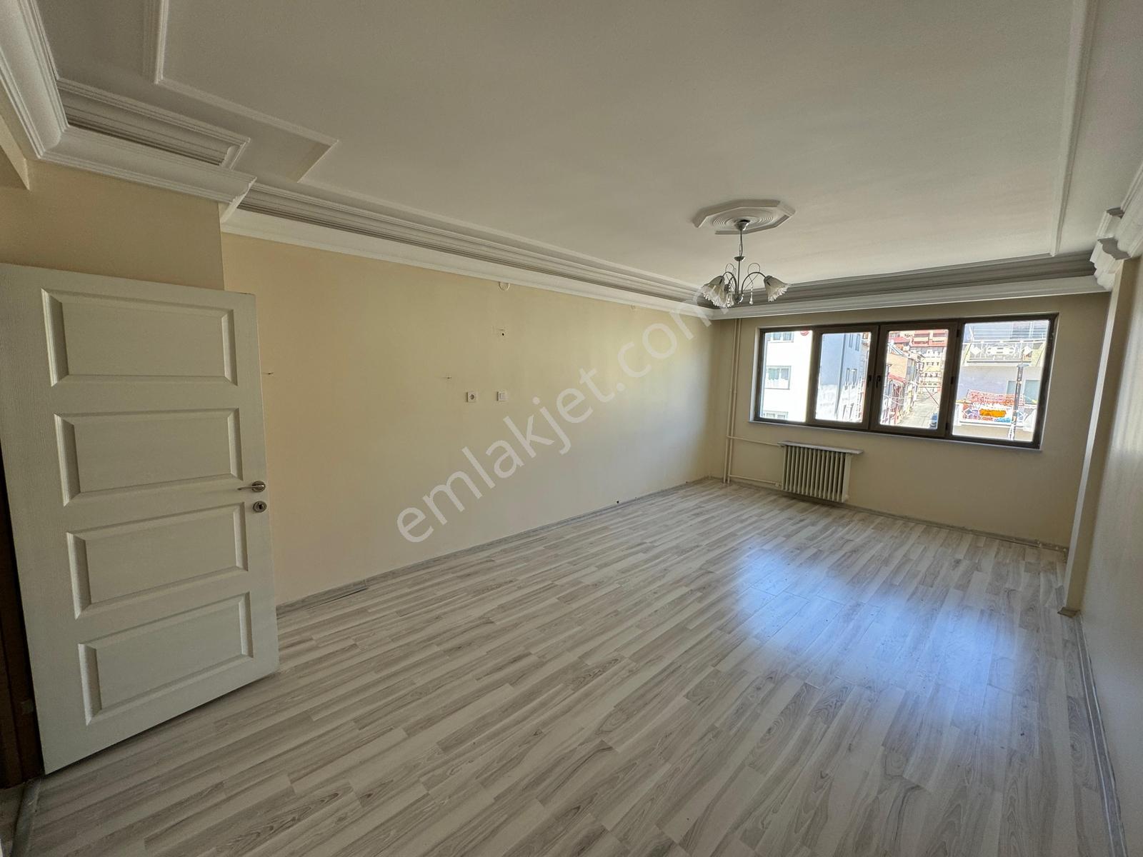 Hedef Emlak'tan Akdeğirmen'de 3+1 Kiralık Yapılı Daire
