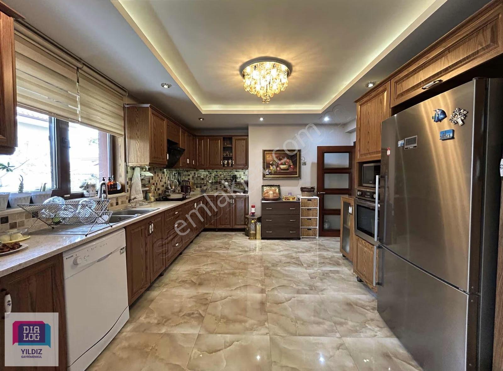Özlüce 19 Mayıs Mah.prestijli Sitede, 6+1,havuzlu Satılık Villa - Görsel 13