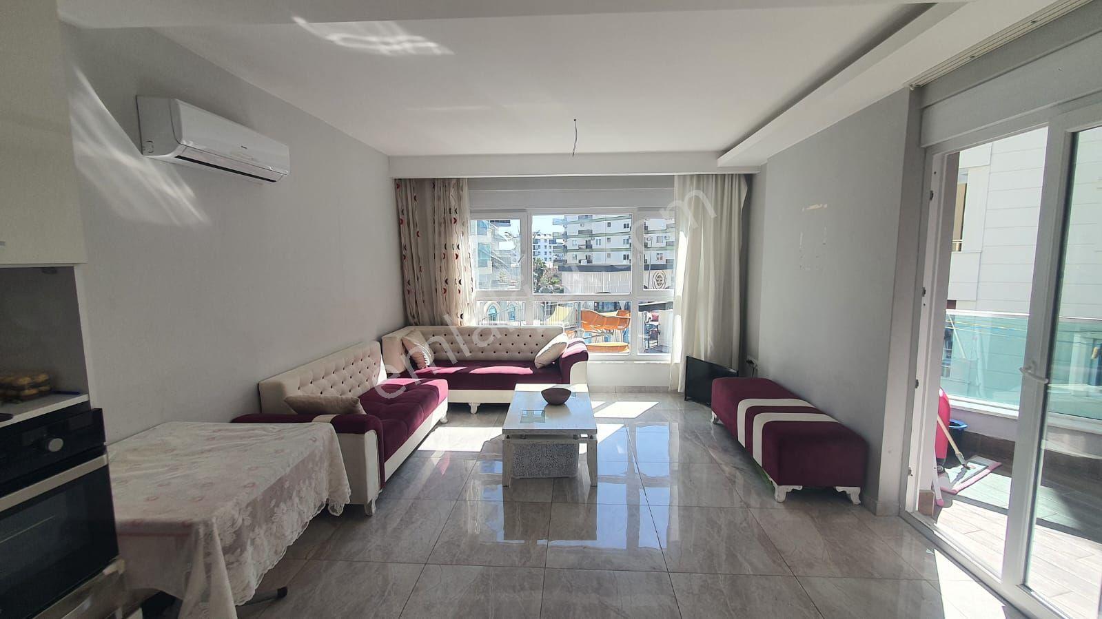 Mahmutlar Gold Aura 2 Sitesi'nde 1+1 Eşyalı Uzun Dönem Kiralık Daire
