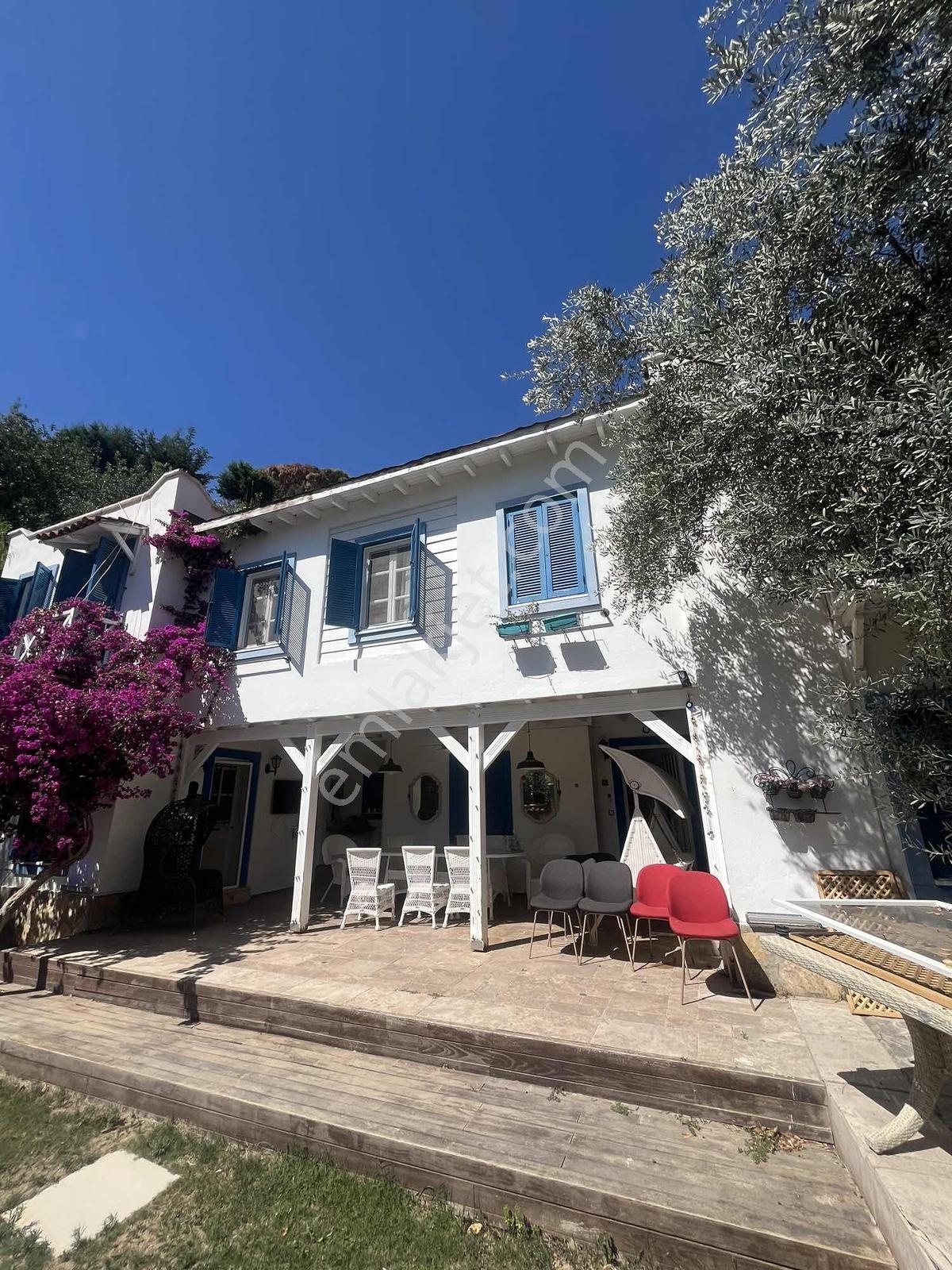 Bodrum Akyarlar'da Mimoza Sitesinde 4+2 Konak Mimarili - Görsel 9