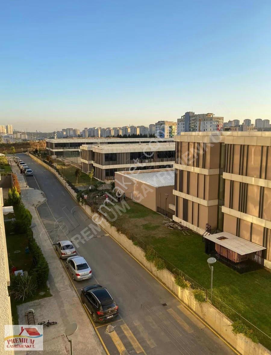 Emlakkonut Evleri 4. Kısım Metronun Dibinde Boş Eşyalı 1+1 Daire - Görsel 5