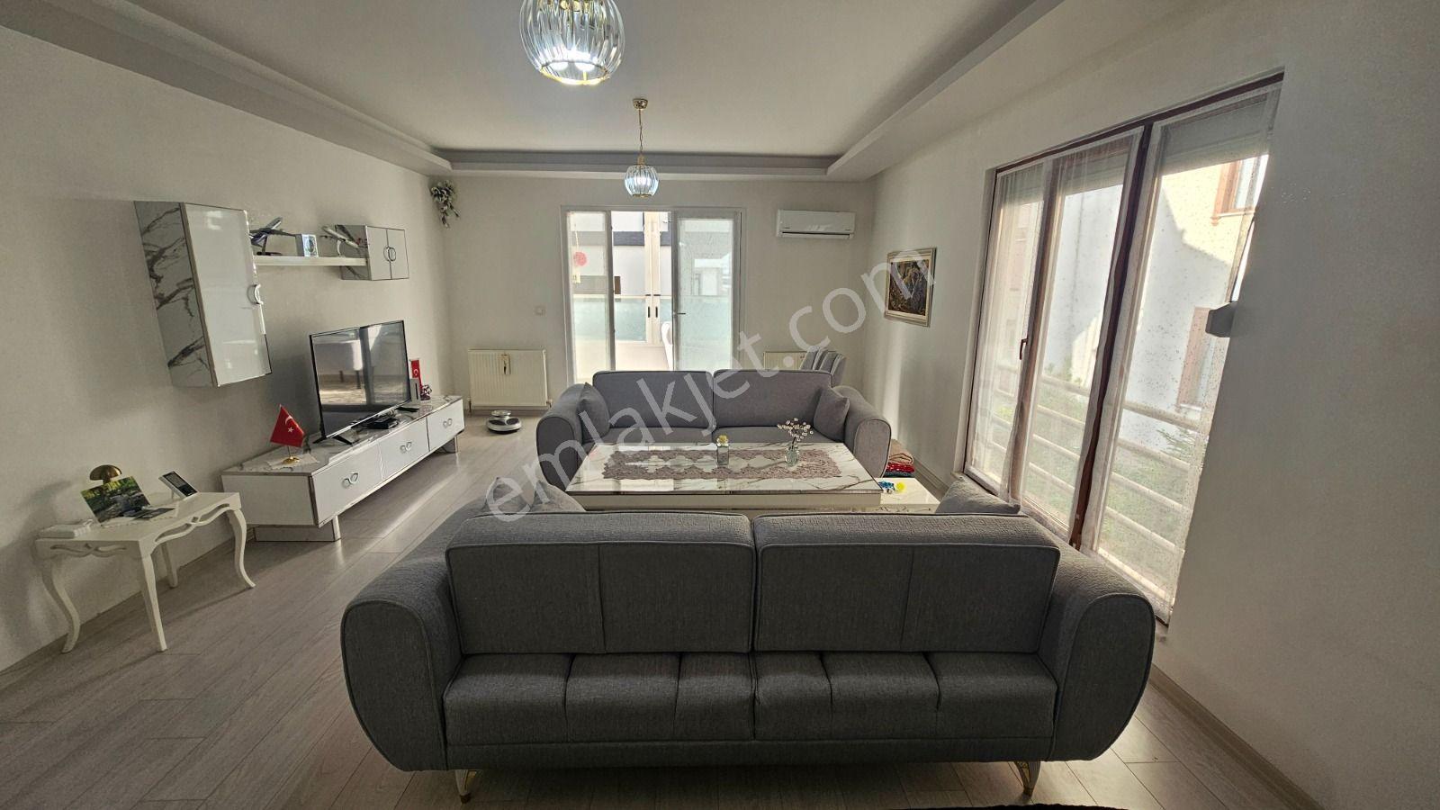 Başiskele Barbaros'ta Satılık Lüks 3+1 Ters Dubleks Daire - Görsel 2