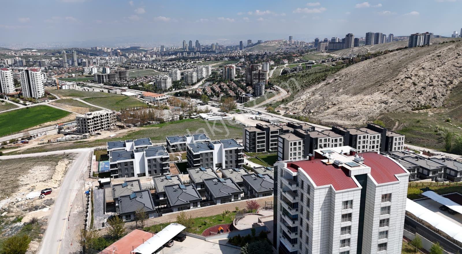 Alacaatlı Mah. Saka Villa Sitesinde Satılık 6+2 Villa