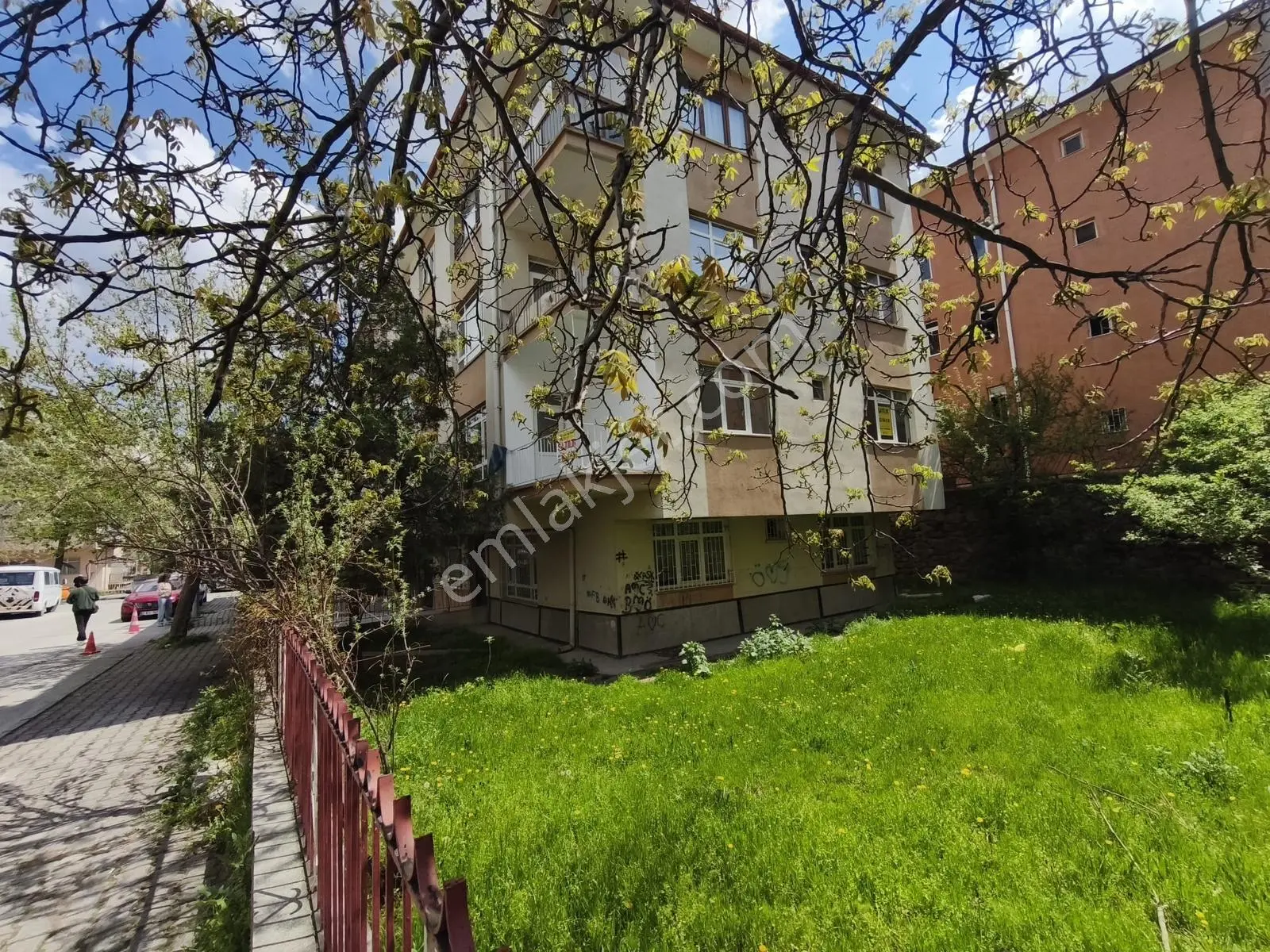 Ankara Cebeci De Balkiraz Mah 3 Cepheli 90m2 2+1 Satılık Daire