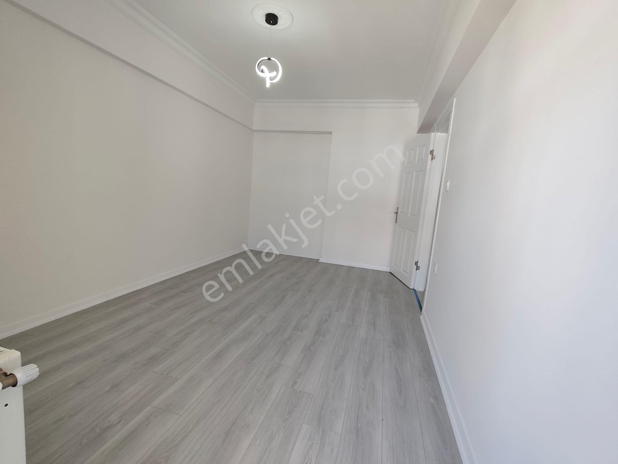 Yılmaz Gayrımenkulden Satıık Asansorlu Ara Kat Cadde Üzerı 3+1 - Görsel 30