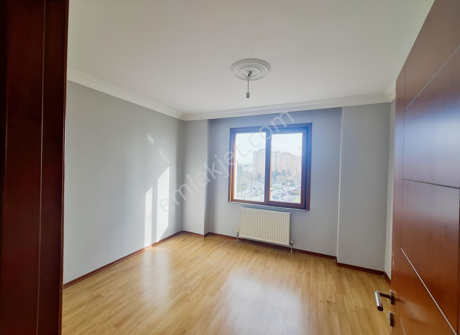 Başakşehir 1.etapta 160 M2 3 Oda 1 Salon Cadde Üzeri Daire - Görsel 22