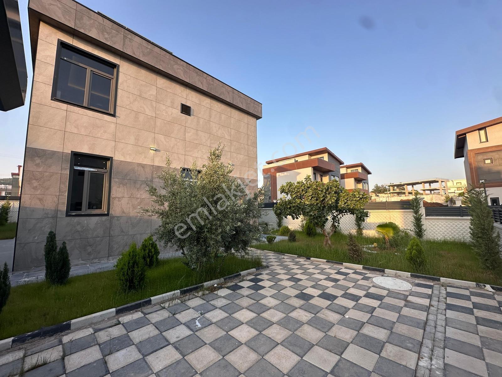 World İlkevim'den Geniş Bahçeli Modern Tasarımlı Satılık Villa - Görsel 30