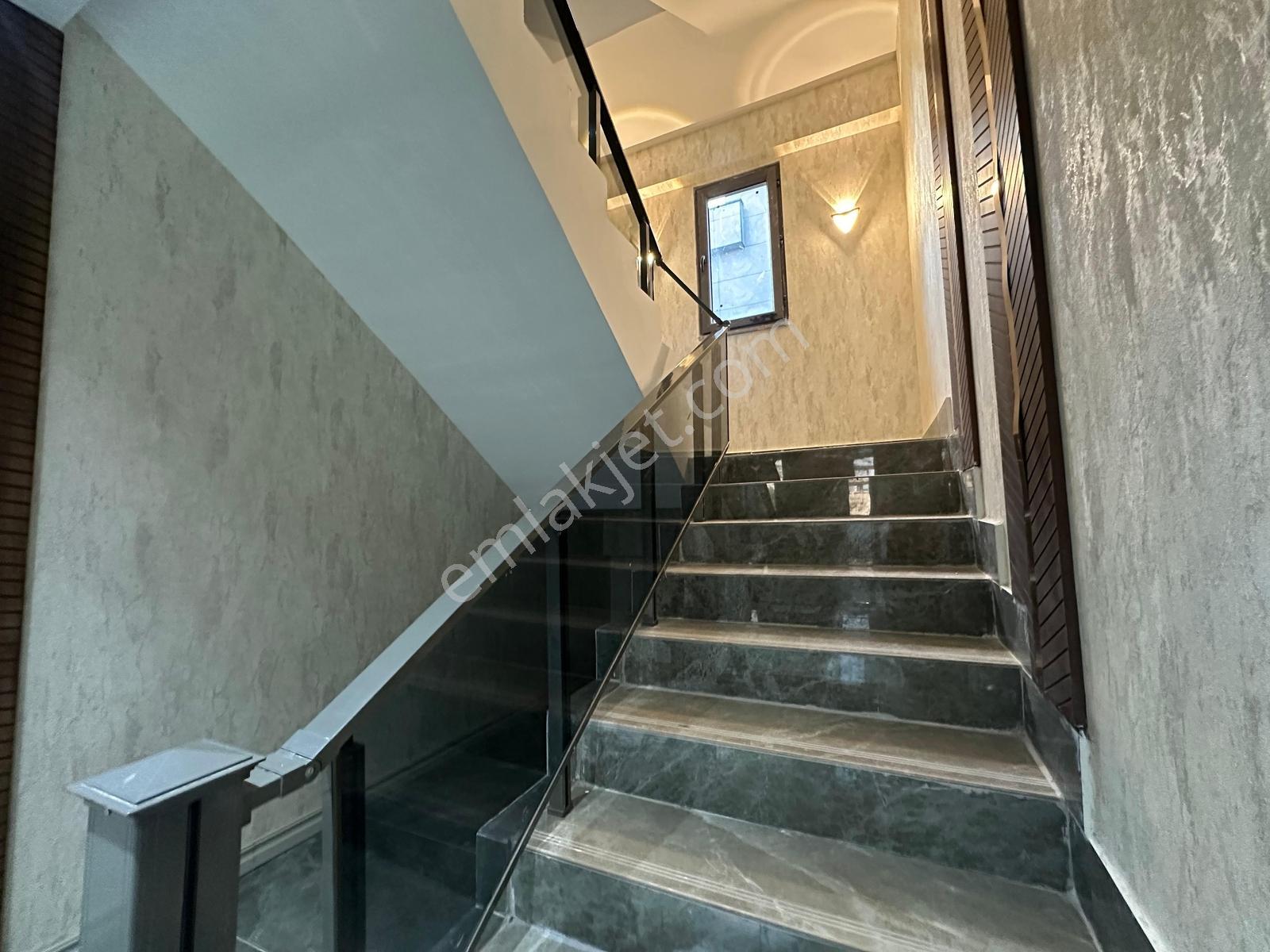 World İlkevim'den Geniş Bahçeli Modern Tasarımlı Satılık Villa - Görsel 26