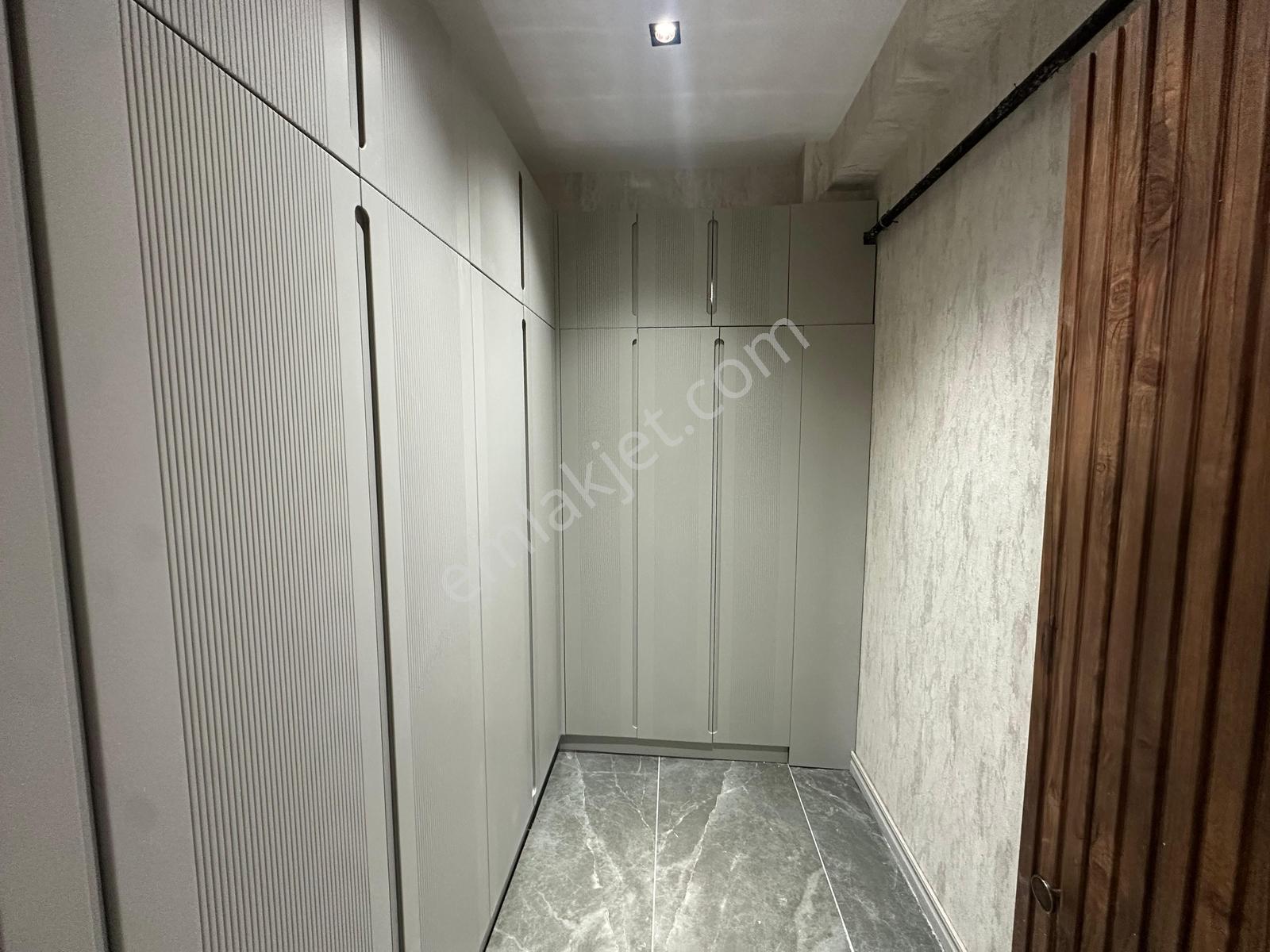 World İlkevim'den Geniş Bahçeli Modern Tasarımlı Satılık Villa - Görsel 24