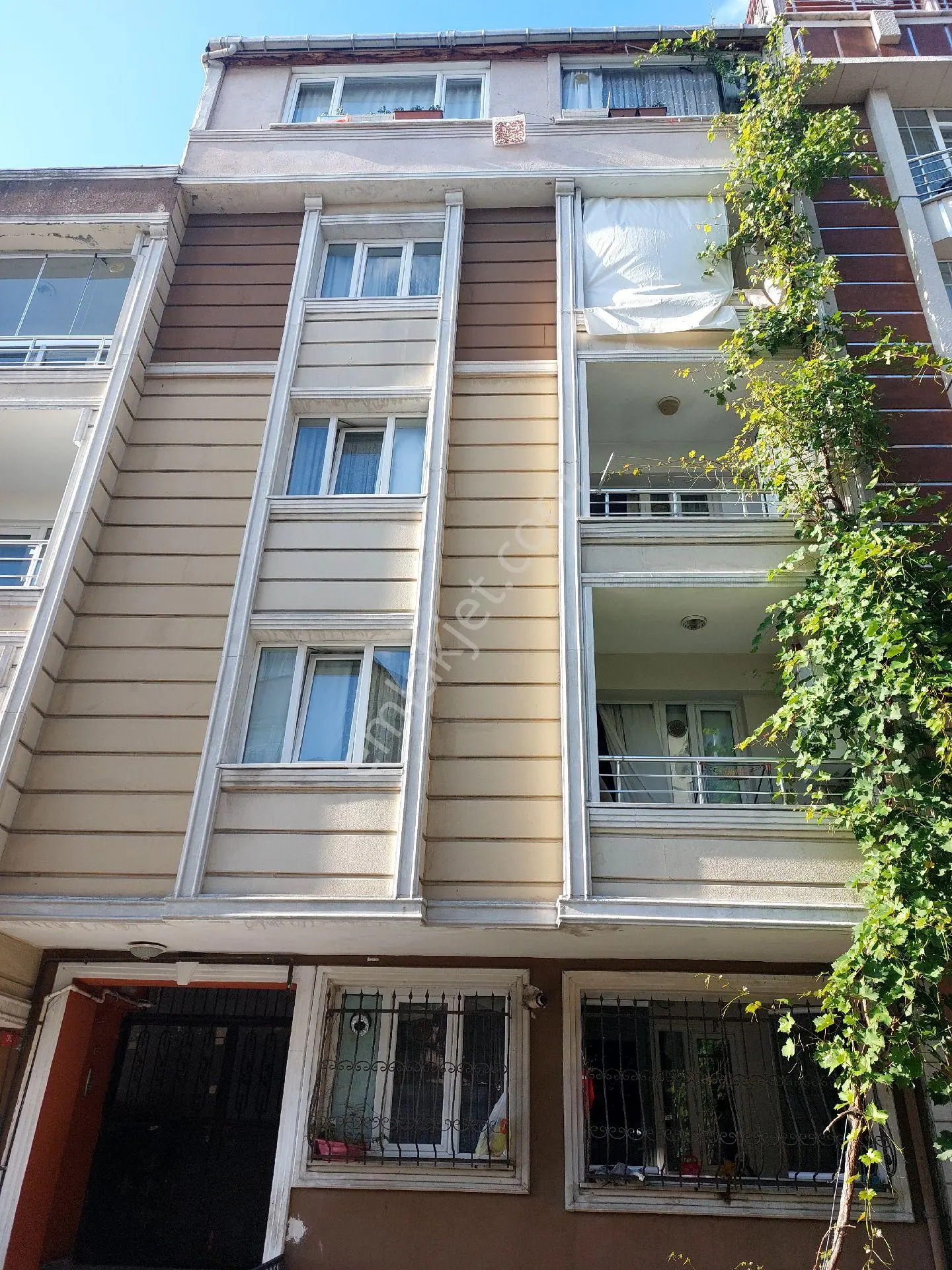 Gaziosmanpaşa Küçükköy Yeni Mah Kiralık Daıre Eşyalı 2+1100 M2