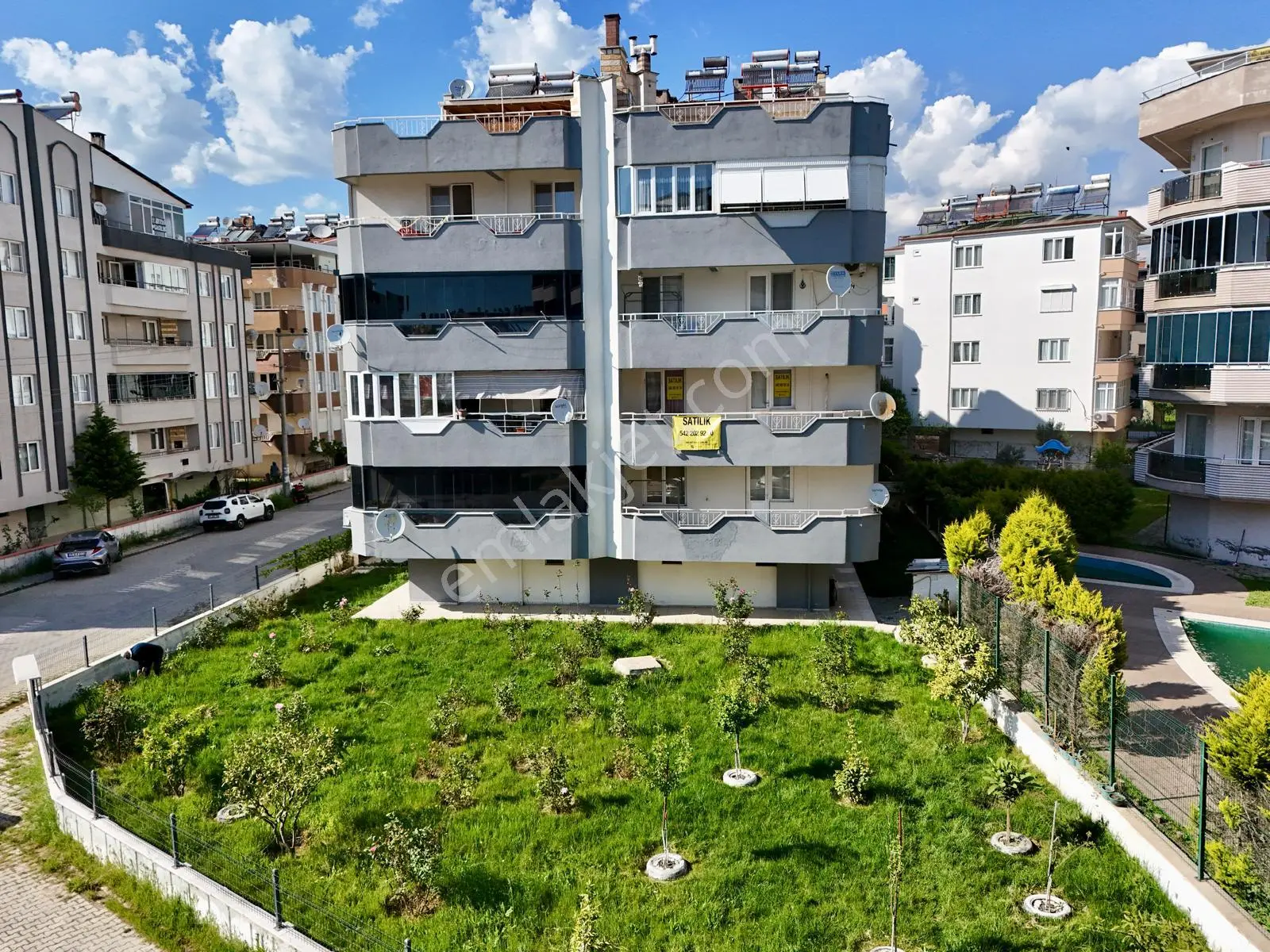 Akçay Aras Emlaktan İkizçayda Asansörlü 3+1 Ara Kat Daire