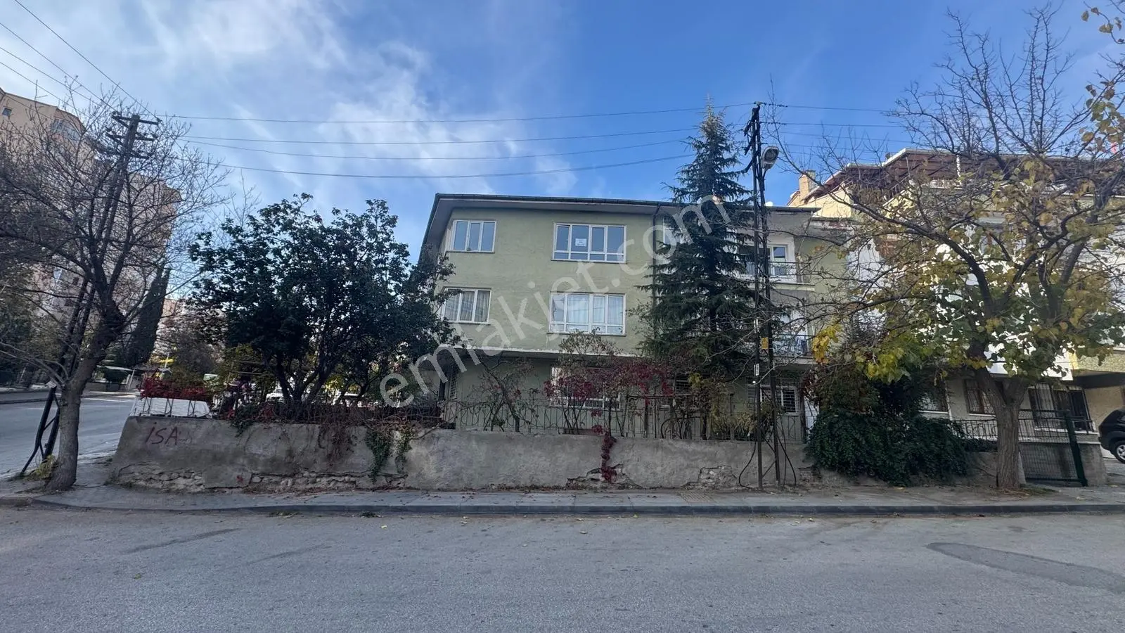 Yenimahalle Ergenekon Mah. Beyazköy Sk. 3+1 100 M2 Satılık