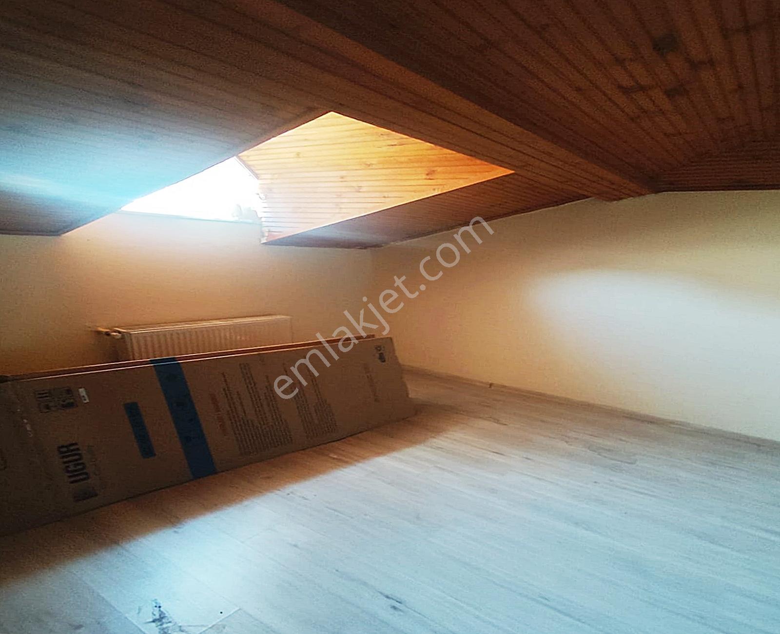 Aileler İçin İdeal! Geniş Ve Ferah Kiralık 2+1 Çatı Katı Daire - Görsel 6