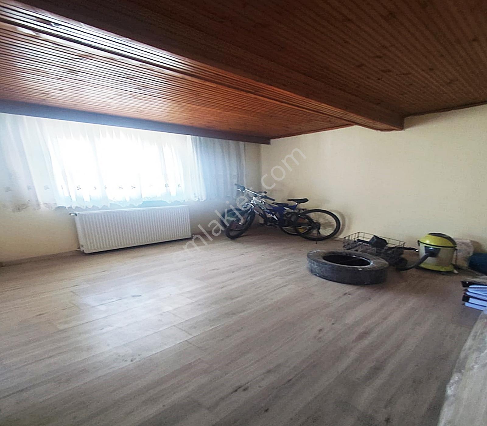 Aileler İçin İdeal! Geniş Ve Ferah Kiralık 2+1 Çatı Katı Daire - Görsel 11
