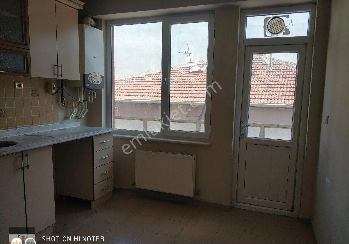 Bahçelievler Mahallesi'nde Kiralık 3+1 Asansörlü Ara Kat Balkonlu Daire - Görsel 13