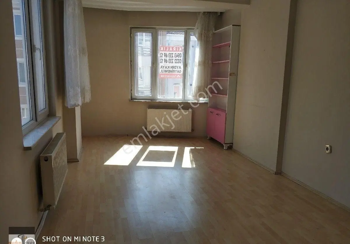 Bahçelievler Mahallesi'nde Kiralık 3+1 Asansörlü Ara Kat Balkonlu Daire