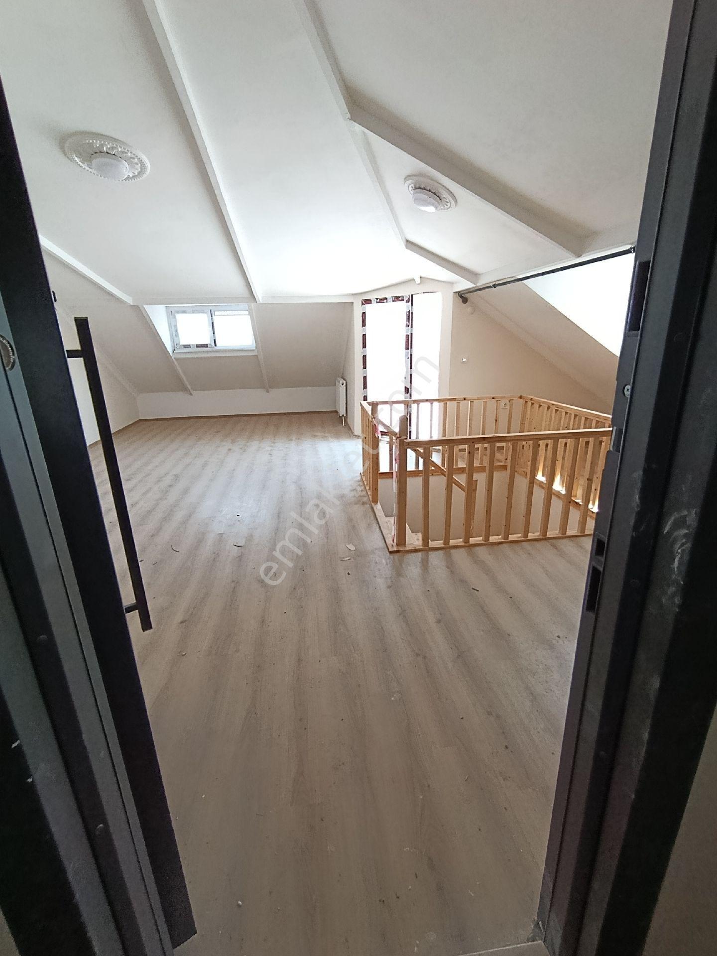 Arnavutköy Nenehatunda Sitede Satılık 3+1 Çatı Kat Dubleks Daire - Görsel 12
