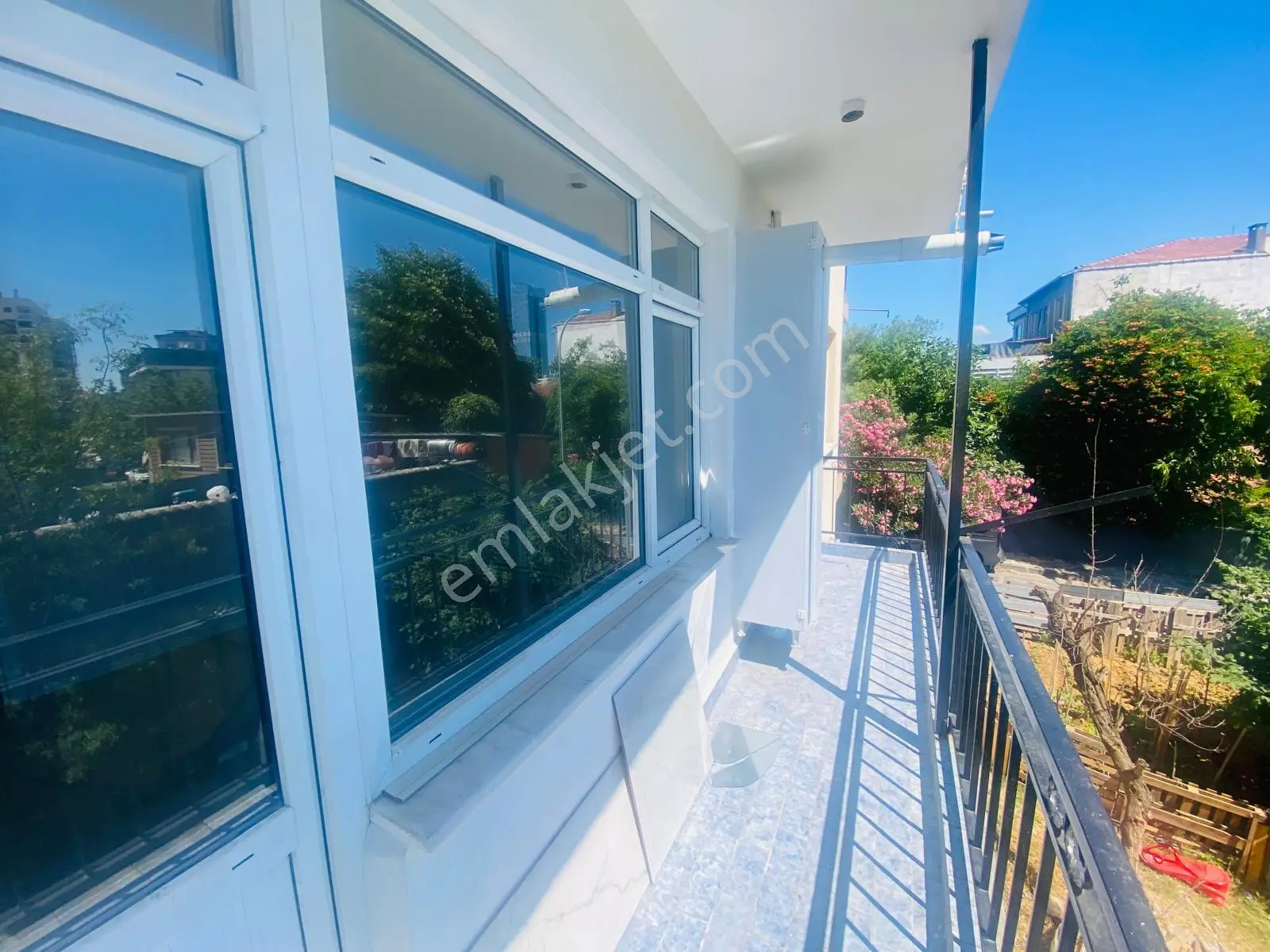 Tantavi Mah. İçi Yenilenmiş Metroya Yürüme 3 Dk. Kiralık 2+1 - Görsel 5