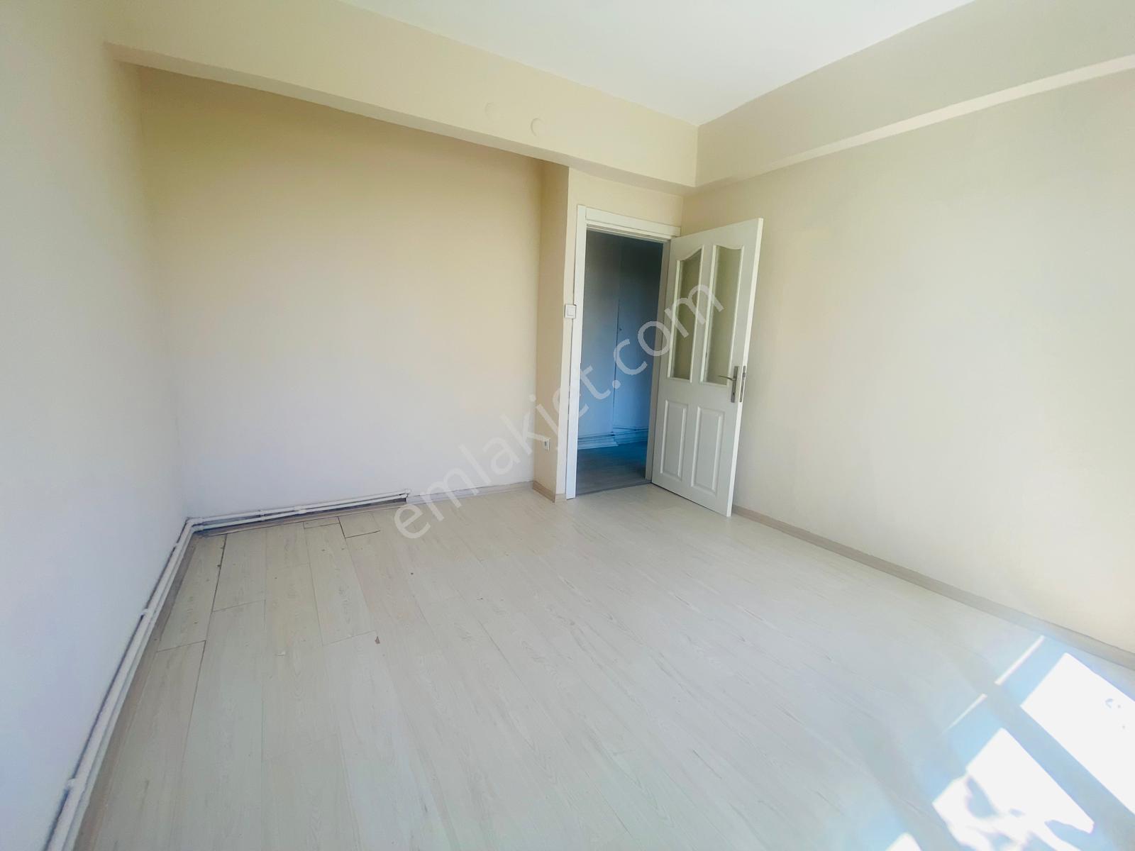 Tantavi Mah. İçi Yenilenmiş Metroya Yürüme 3 Dk. Kiralık 2+1 - Görsel 2