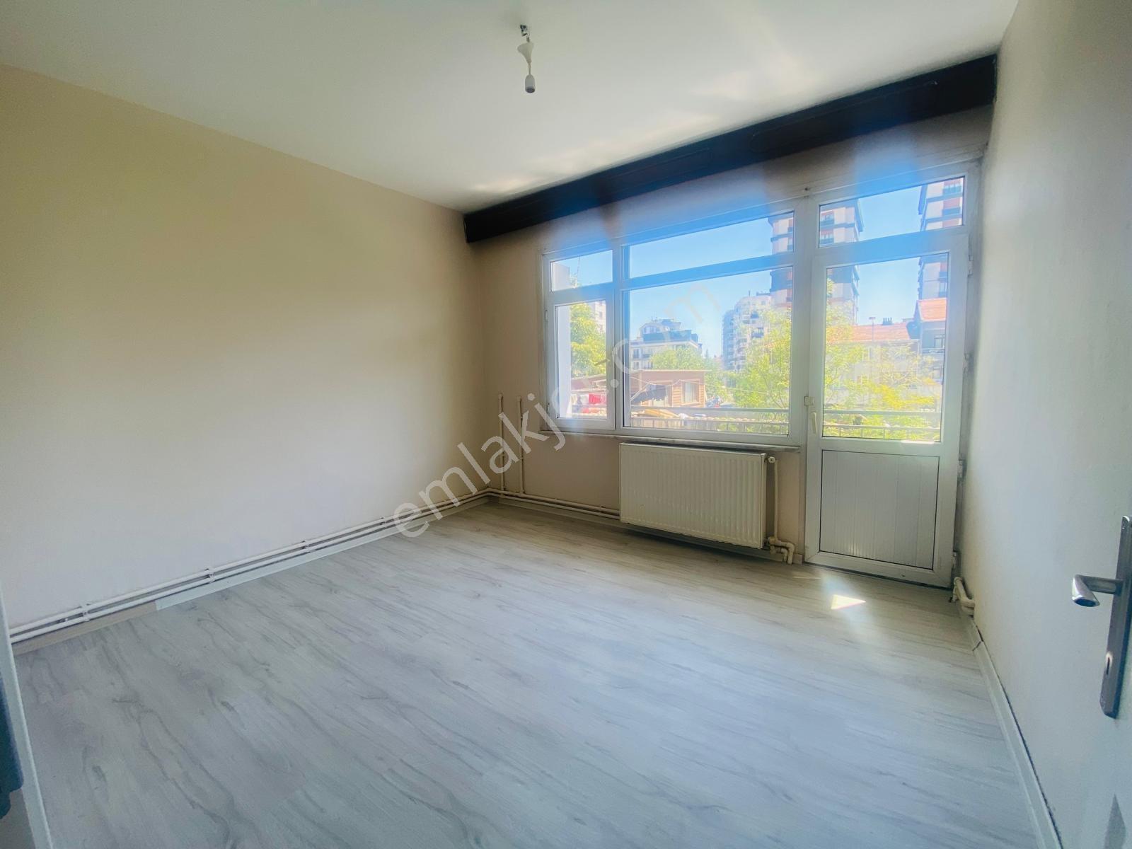 Tantavi Mah. İçi Yenilenmiş Metroya Yürüme 3 Dk. Kiralık 2+1 - Görsel 18