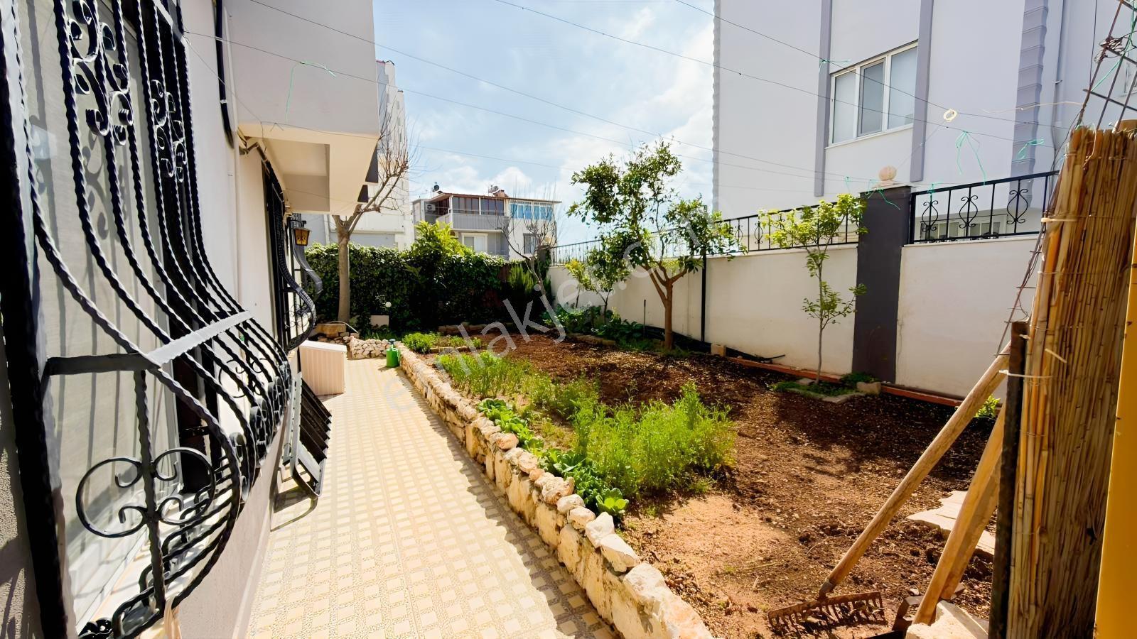 Çamlık'ta Bahçeli 3+1 Denize Yakın Yapılı Villa - Görsel 11