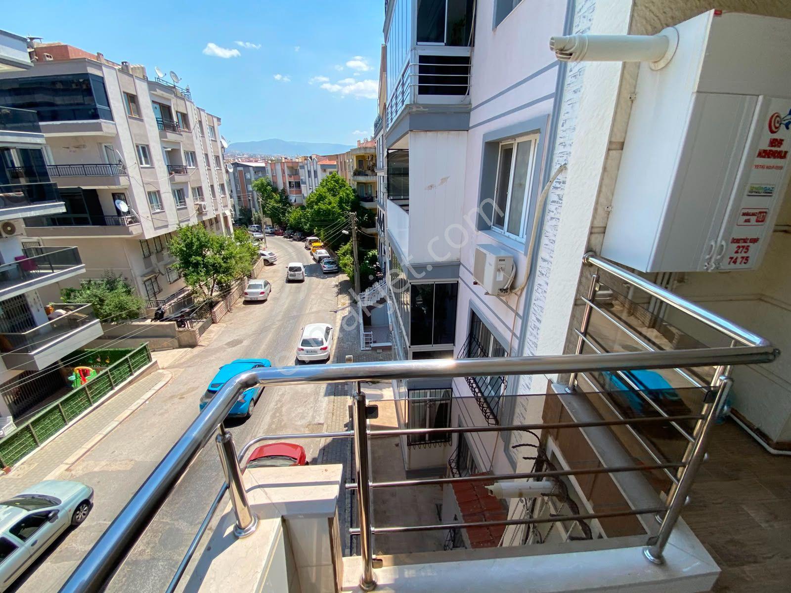 Buca Yiğitler Mahallesinde 3+1 170m2 Arakat Doğalgazlı 3cepheli Geniş Kiralık Daire - Görsel 37