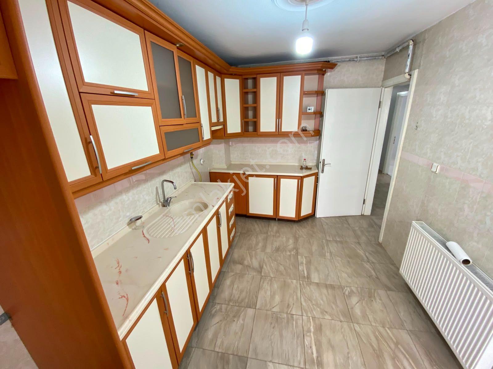 Buca Yiğitler Mahallesinde 3+1 170m2 Arakat Doğalgazlı 3cepheli Geniş Kiralık Daire - Görsel 25