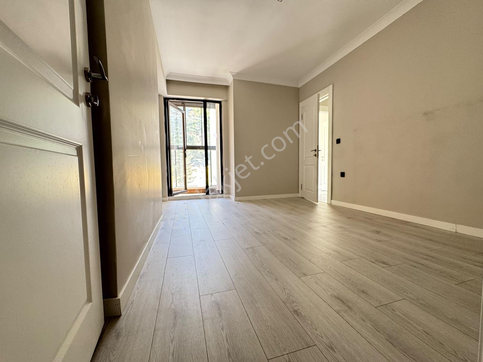 Selçuklu Caddesinde Asansörlü 2+1 70m2 Lüx Yapılı A.mutfaklı - Görsel 21