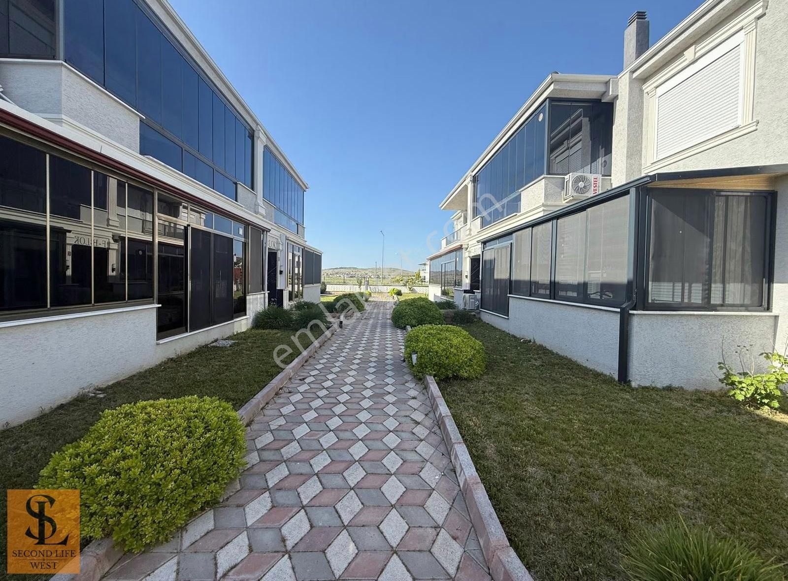 Ayvalık Küçükköyde Havuzlu Butik Sitede Üst Kat 2+1 Daire - Görsel 10