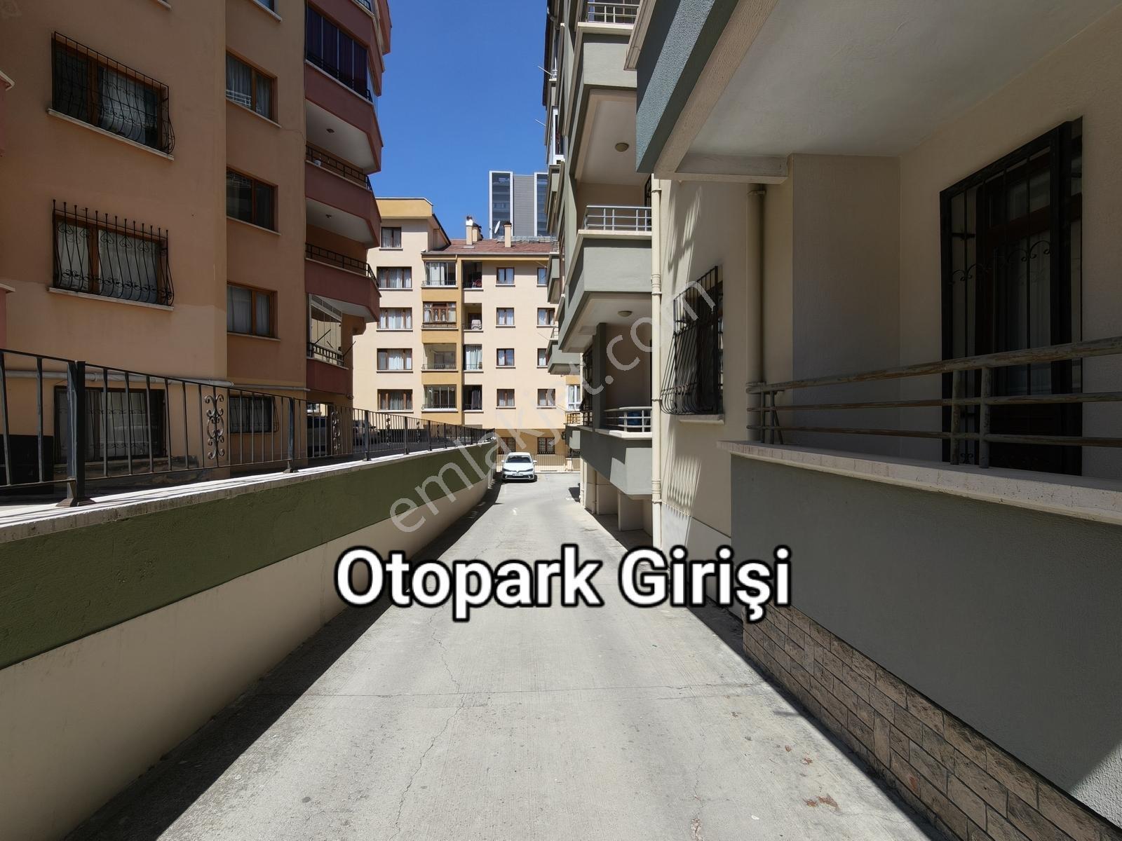 Emaks'tan/cevizliderede/bakımlı Ve Nezih Binada/ön Cephe/4+1 - Görsel 9