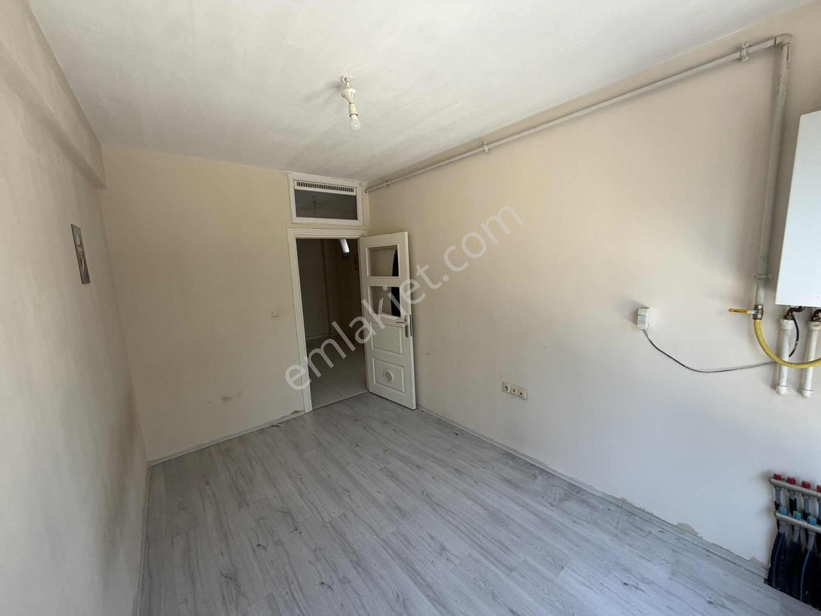 Akademi'den Çevre Yolu Yakını Ön Cephe Geniş Kiralık 1+1 - Görsel 10