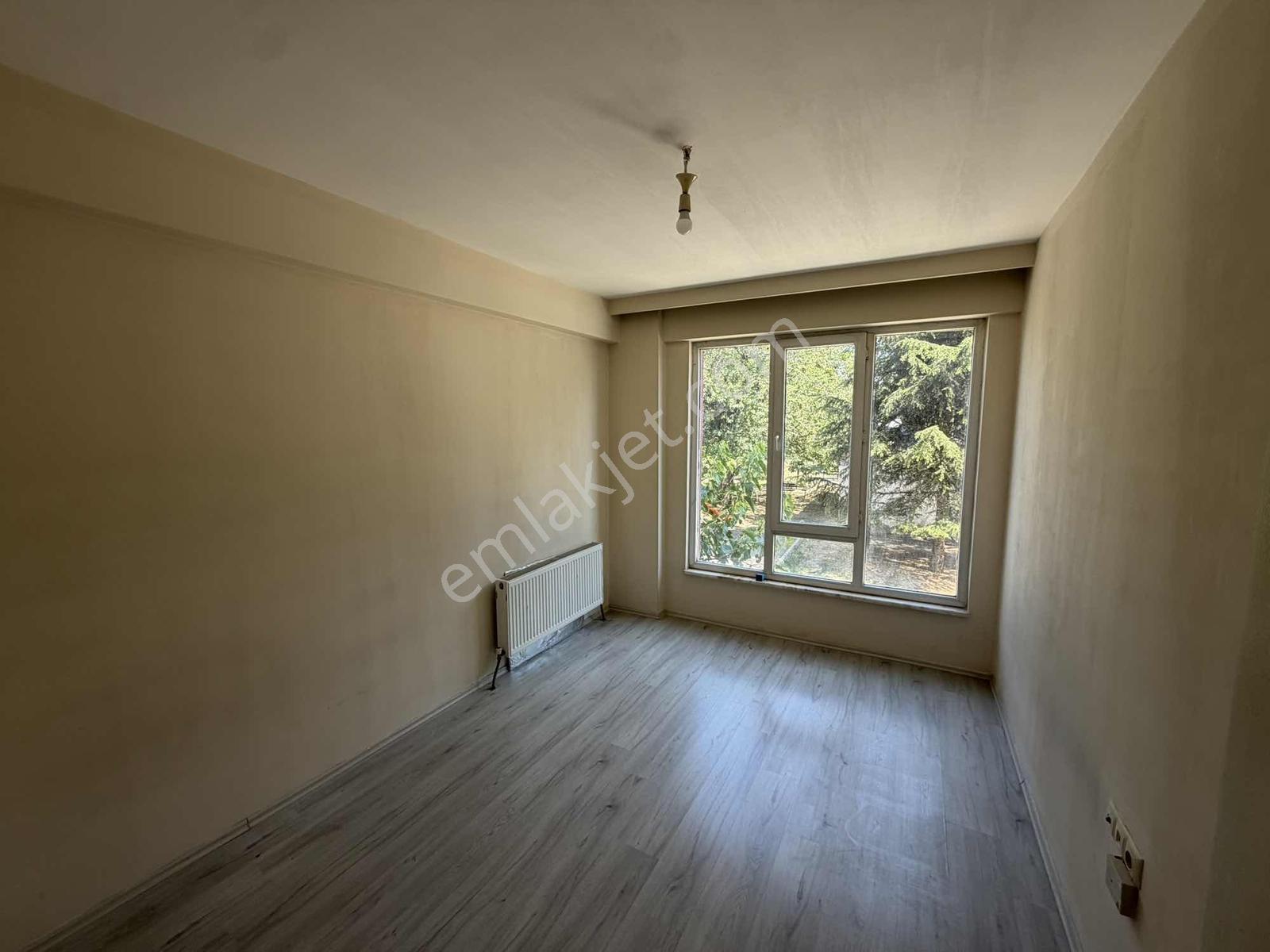 Akademi'den Çevre Yolu Yakını Ön Cephe Geniş Kiralık 1+1 - Görsel 8