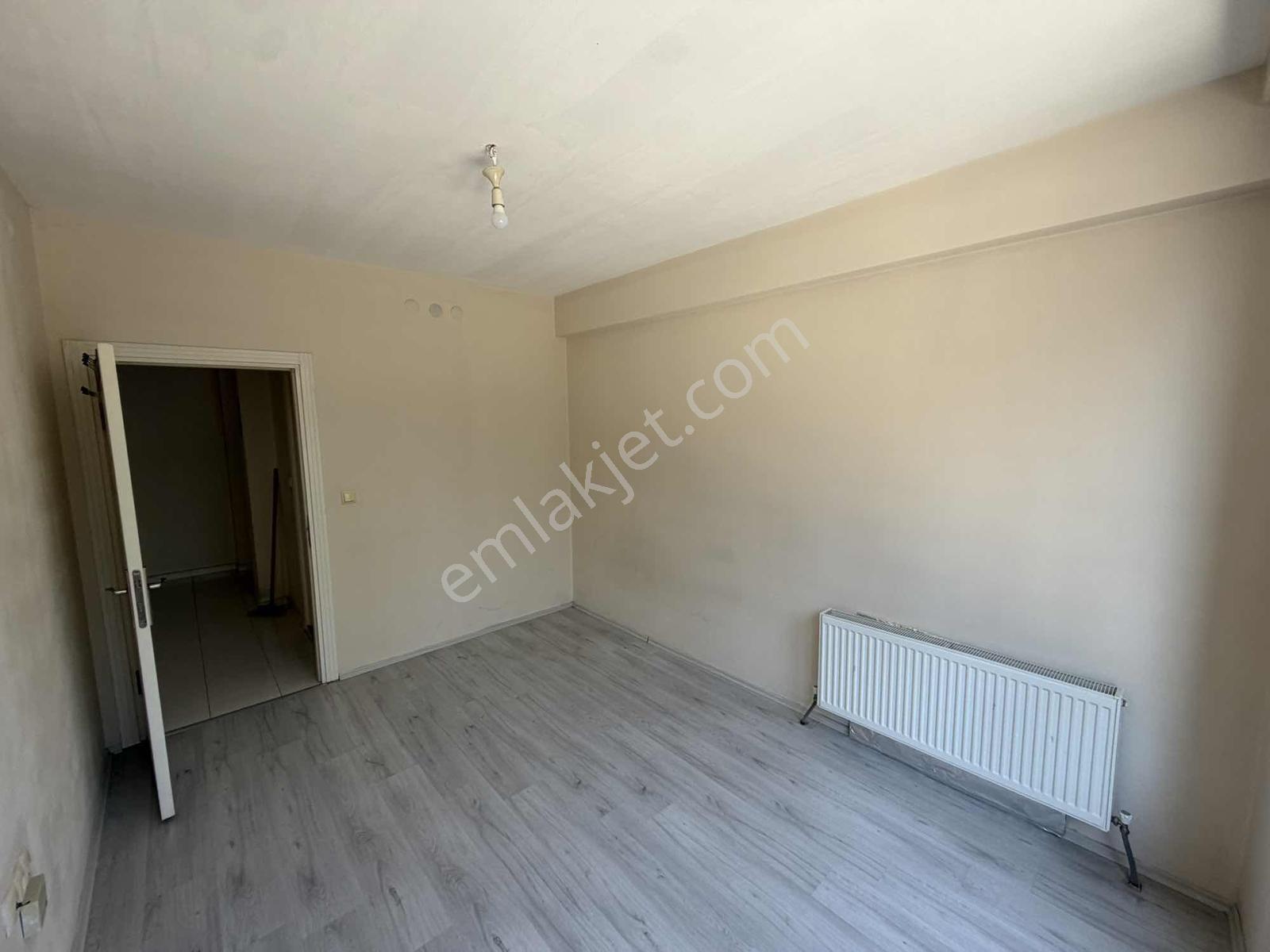 Akademi'den Çevre Yolu Yakını Ön Cephe Geniş Kiralık 1+1 - Görsel 13