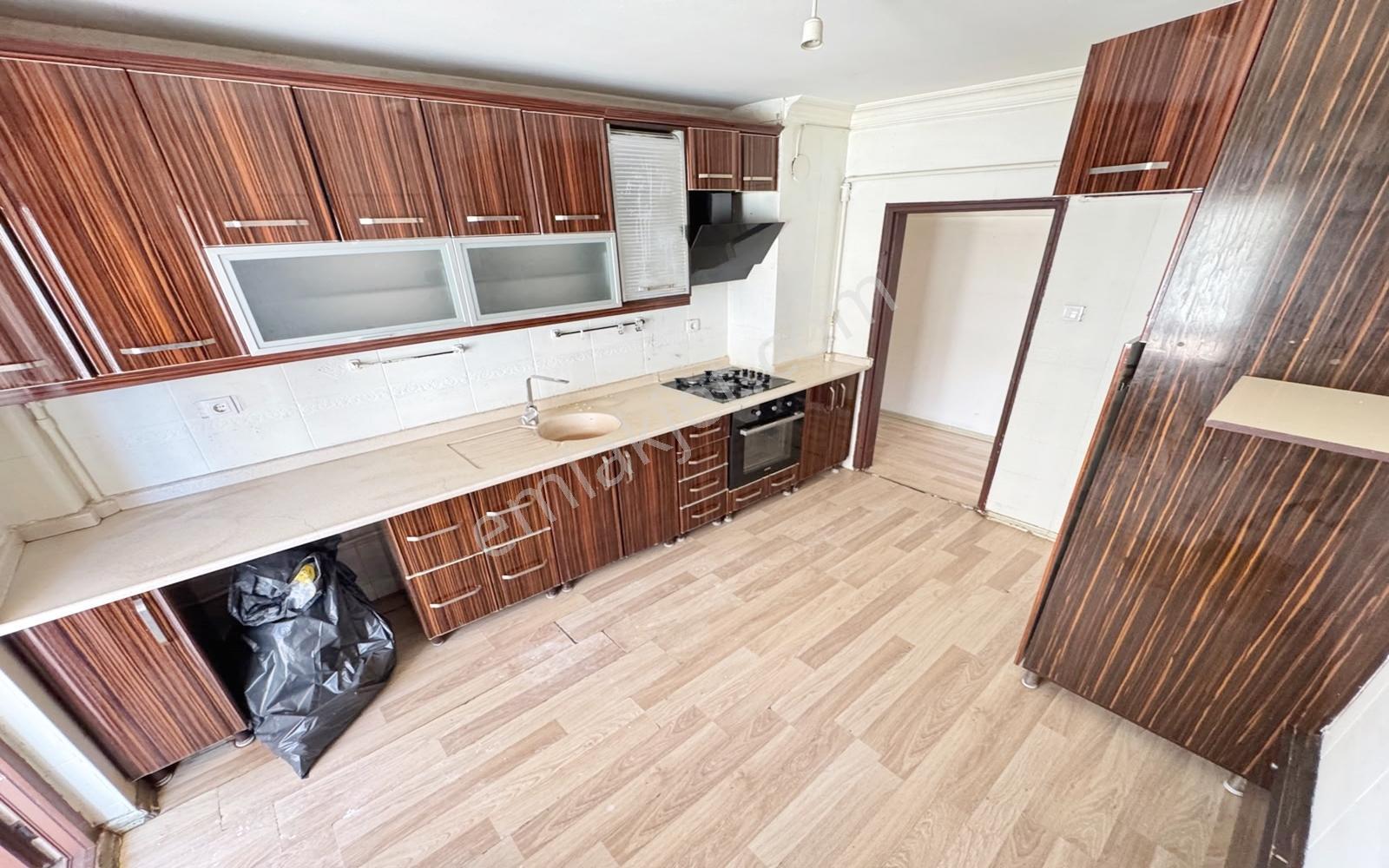 Osmangazi Cadde Üzeri Geniş Aileler İçin Kiralık 5+1 Dublex - Görsel 16