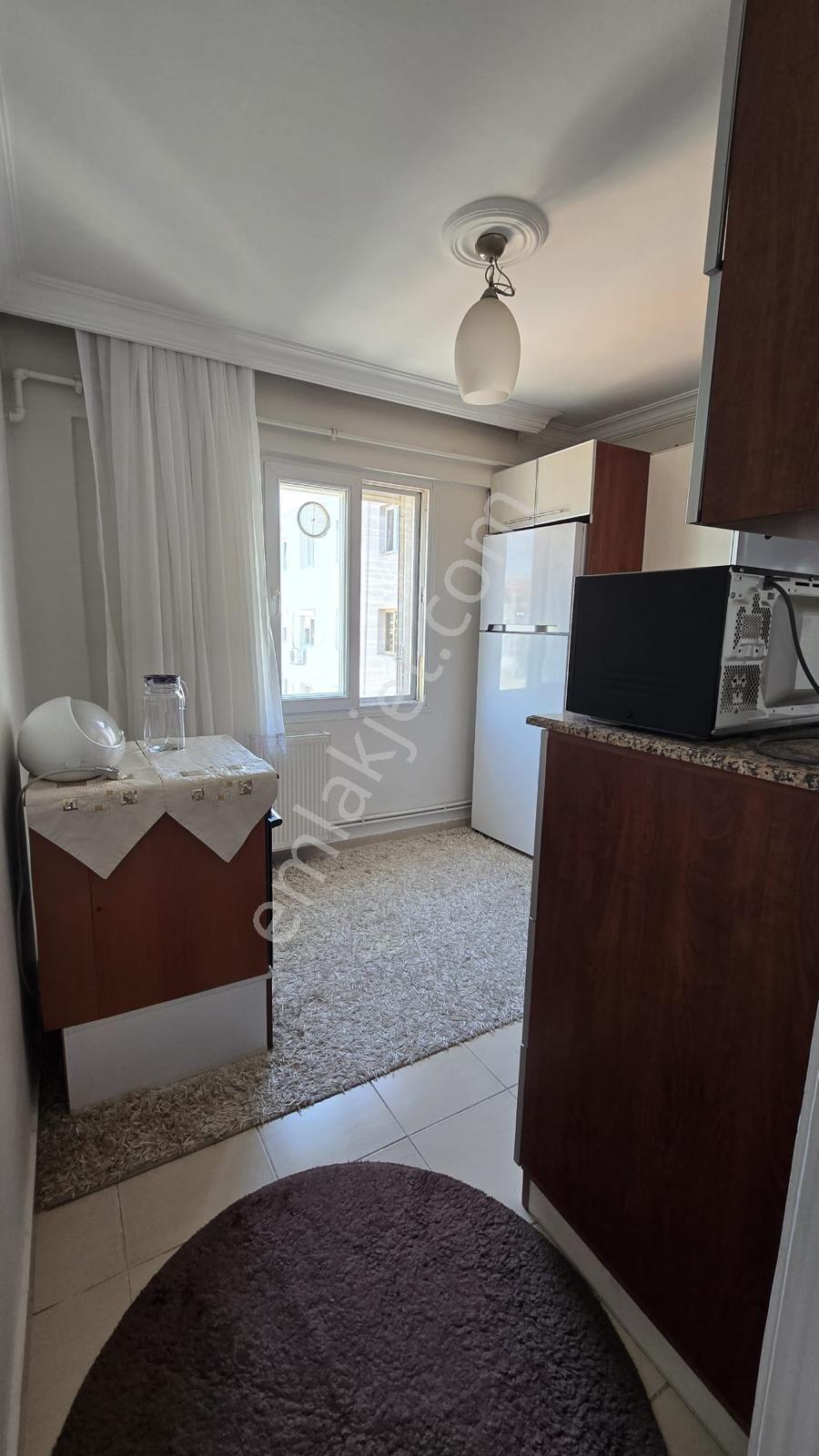 Asil'den Poligonda Cadde Paraleli 2+1 Bakımlı Eşyalı Kiralık - Görsel 3