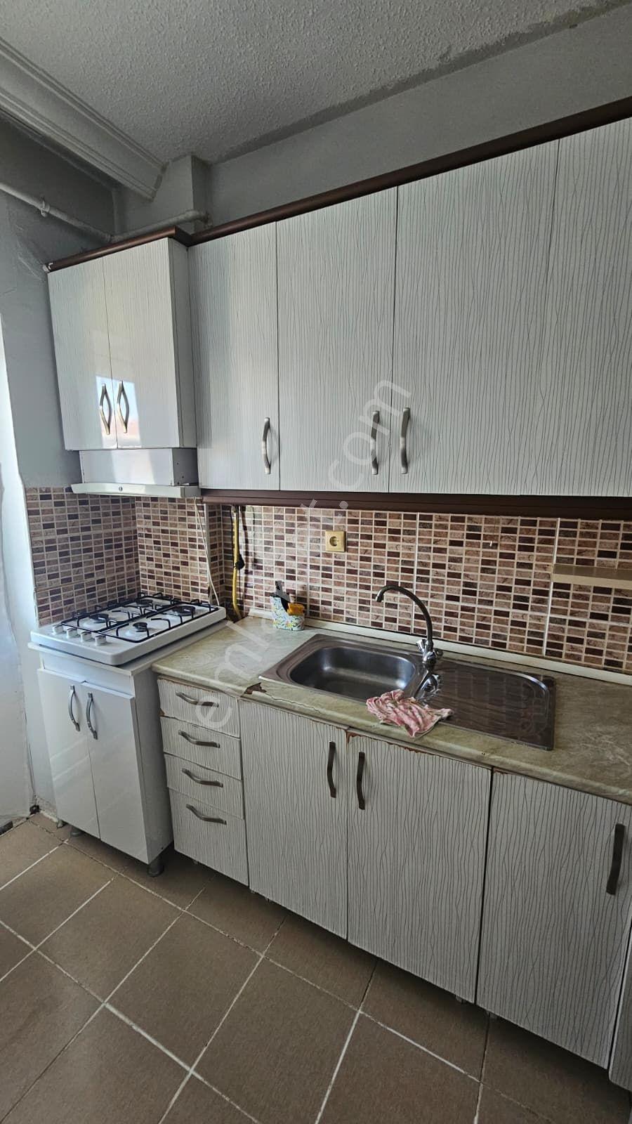 Yalova Merkez Tokide Eşaylı Kiralık 2+1 - Görsel 7