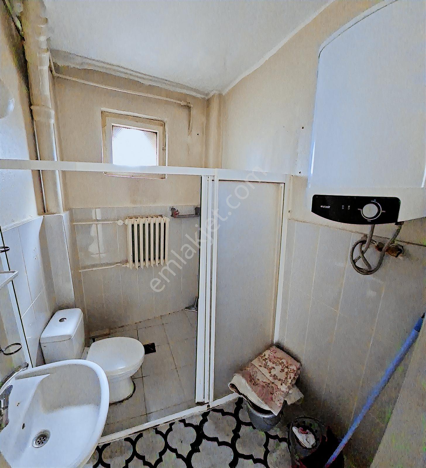 Çarşı Merkezde Gazi Lisesi Karşısı Kiralık 2+1 Daire - Görsel 5