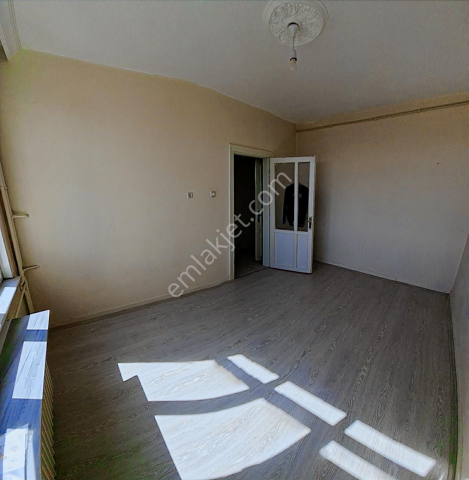 Çarşı Merkezde Gazi Lisesi Karşısı Kiralık 2+1 Daire - Görsel 4