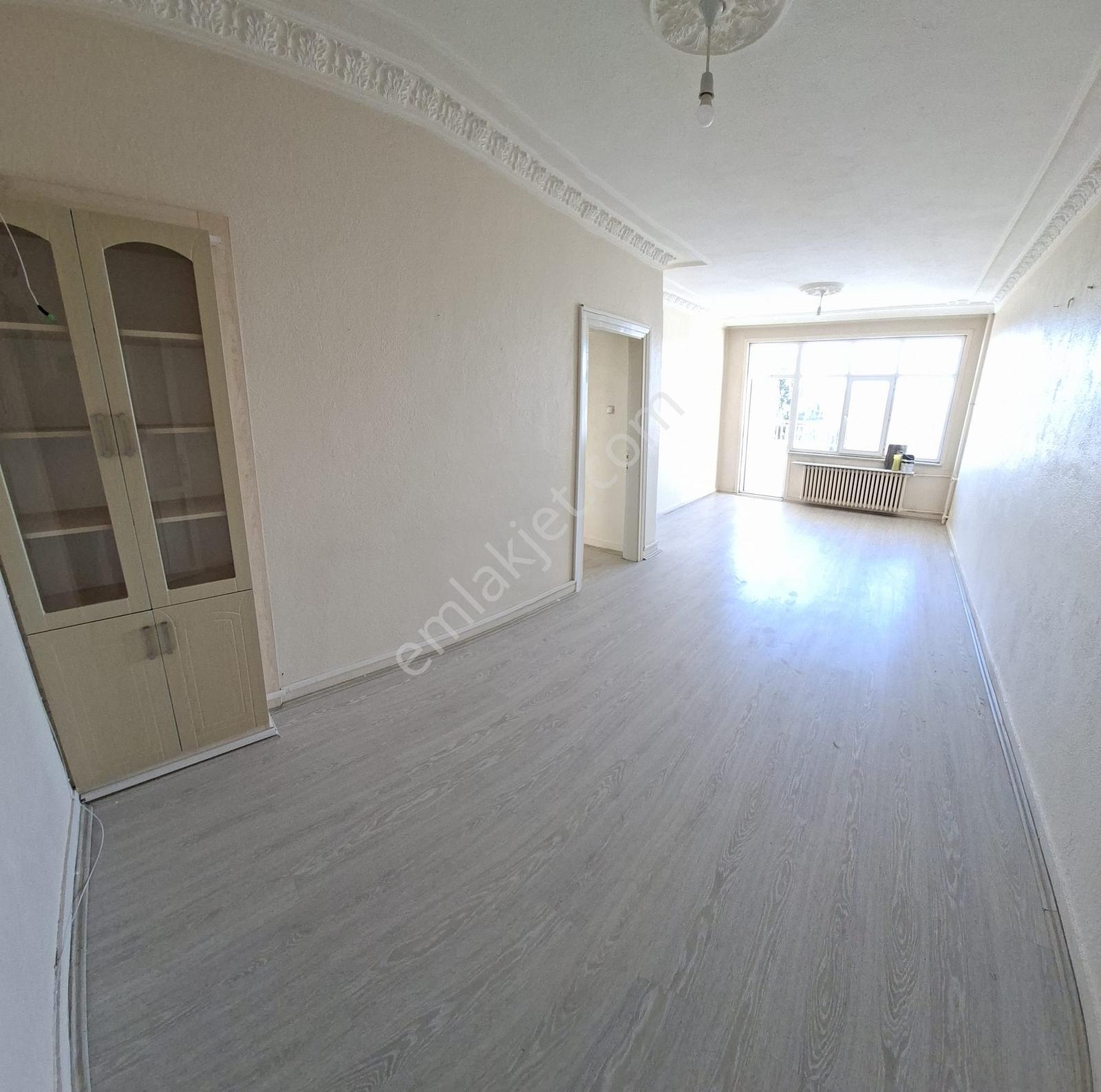 Çarşı Merkezde Gazi Lisesi Karşısı Kiralık 2+1 Daire - Görsel 14