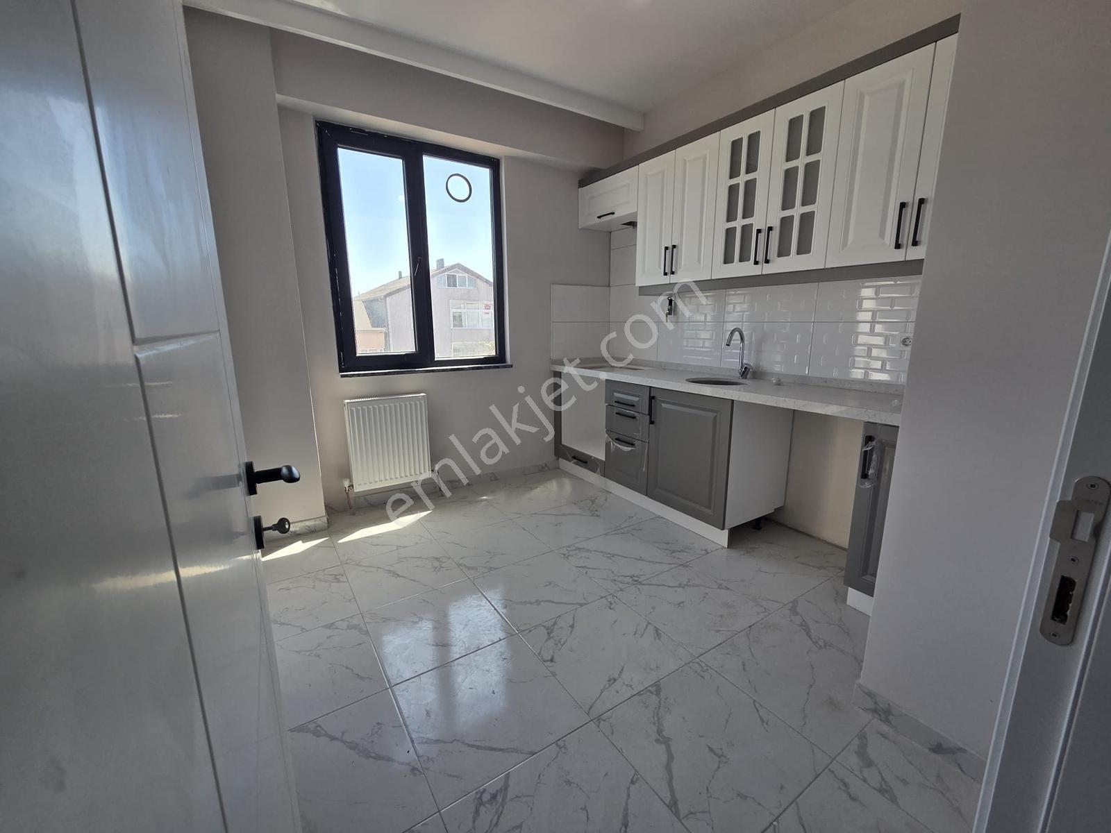 Site İçinde Ara Katta Ebeveyn Banyolu Boş 2+1 Satılık Daire! - Görsel 11