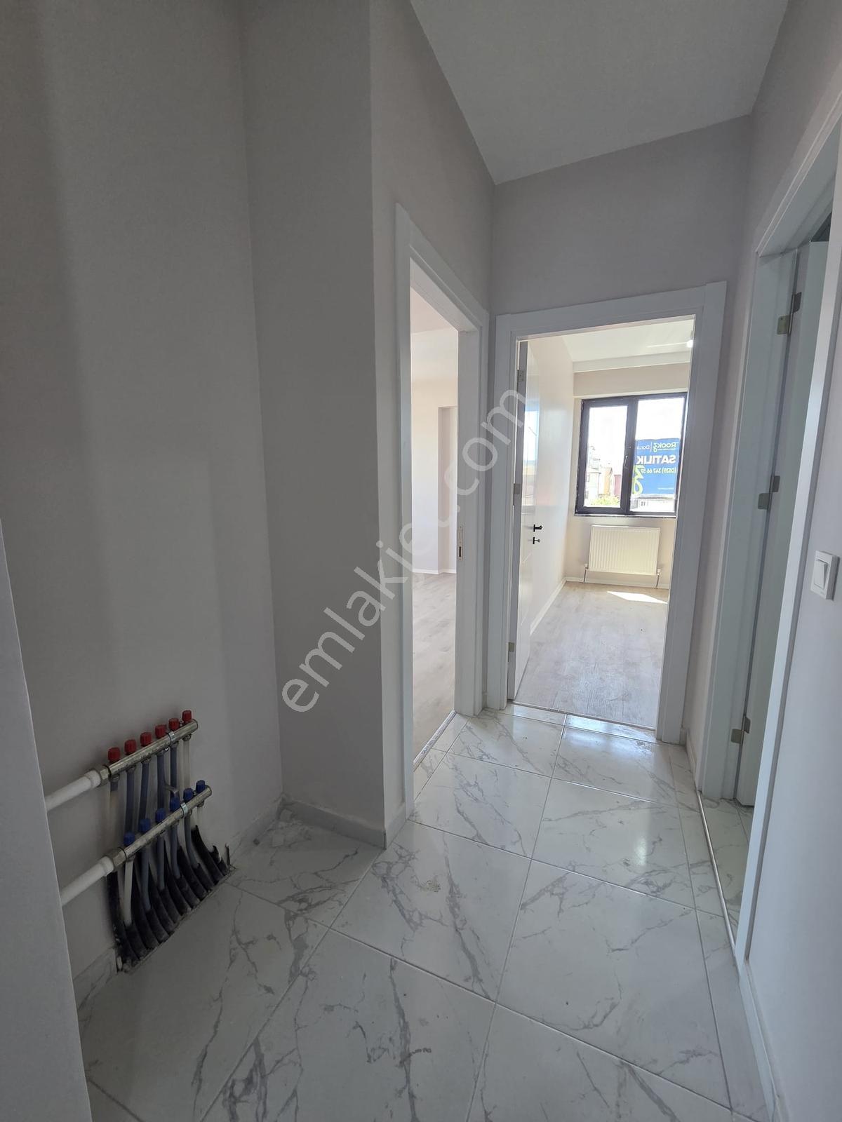 Site İçinde Ara Katta Ebeveyn Banyolu Boş 2+1 Satılık Daire! - Görsel 16