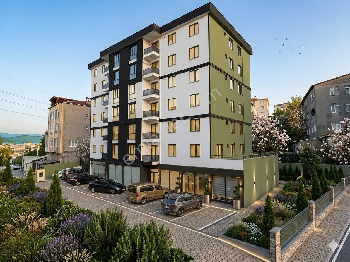 Site İçinde Ara Katta Ebeveyn Banyolu Boş 2+1 Satılık Daire!