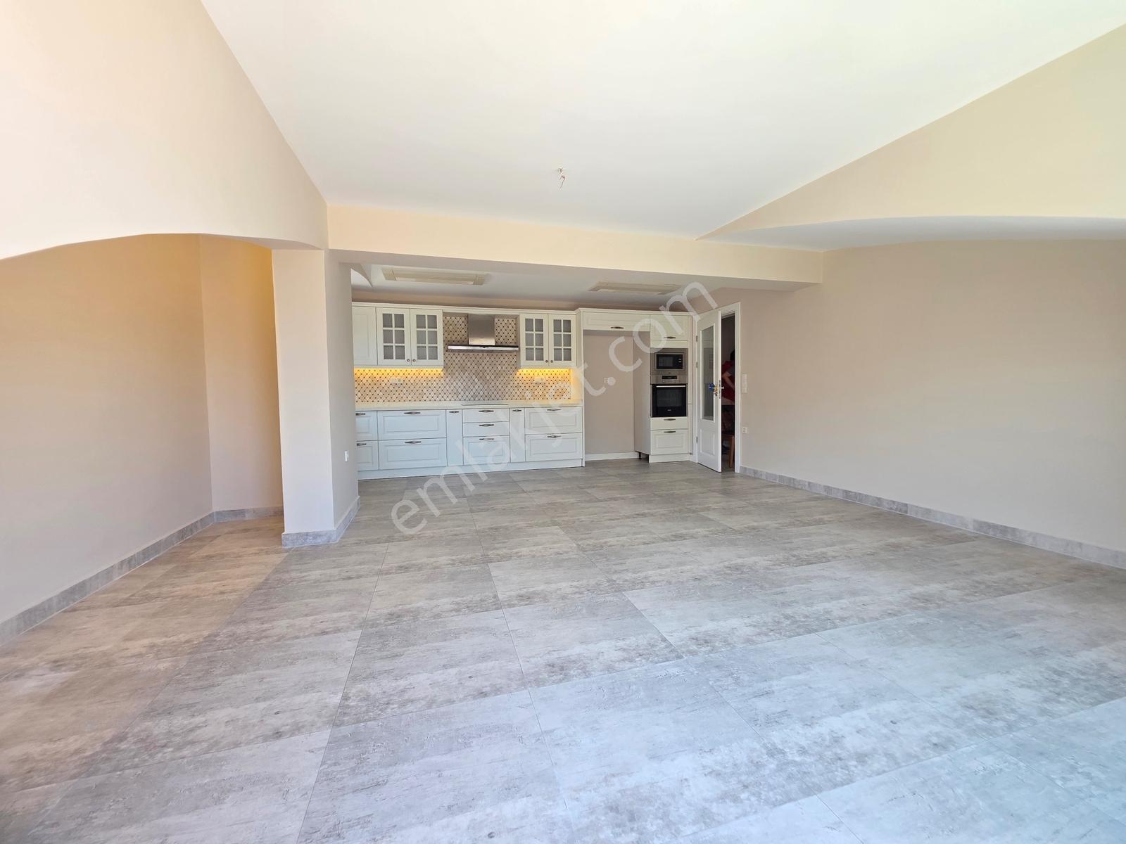 Marmaris Siteler 'de Asansörlü Full Deniz Manzaralı Kiralık 2+1 - Görsel 6