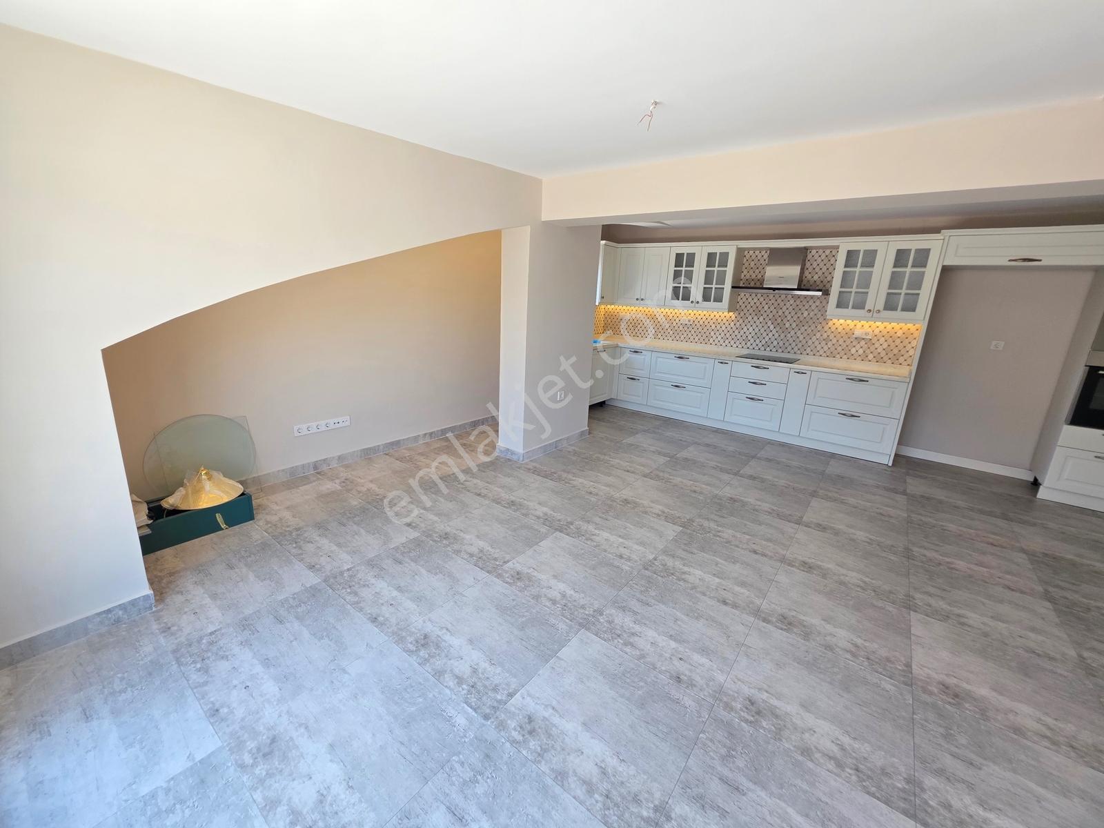 Marmaris Siteler 'de Asansörlü Full Deniz Manzaralı Kiralık 2+1 - Görsel 22
