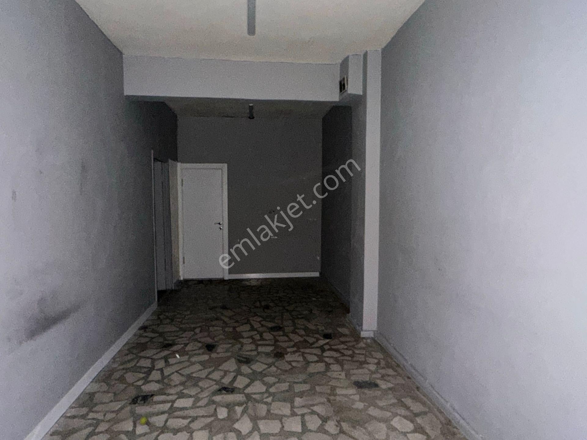 Güneşli 15 Temmuz Mah Gülbahar Caddesi Yakını Kiralık Dükkan - Görsel 31