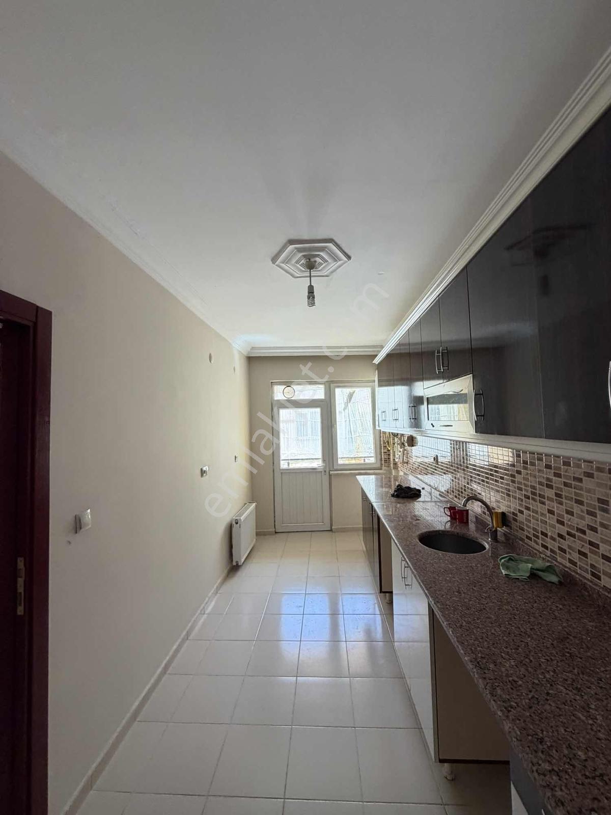 Akademi'den Cadde Yakını Ara Kat Balkonlu Geniş Kiralık 2+1 - Görsel 10